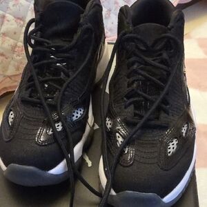 Jordan 11 IE ‘Craft Black White’ MEN SIZE 8.5